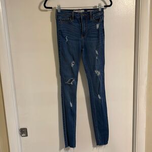 Hollister ripped  jeans 24x32